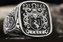 Family-Crest-Rings