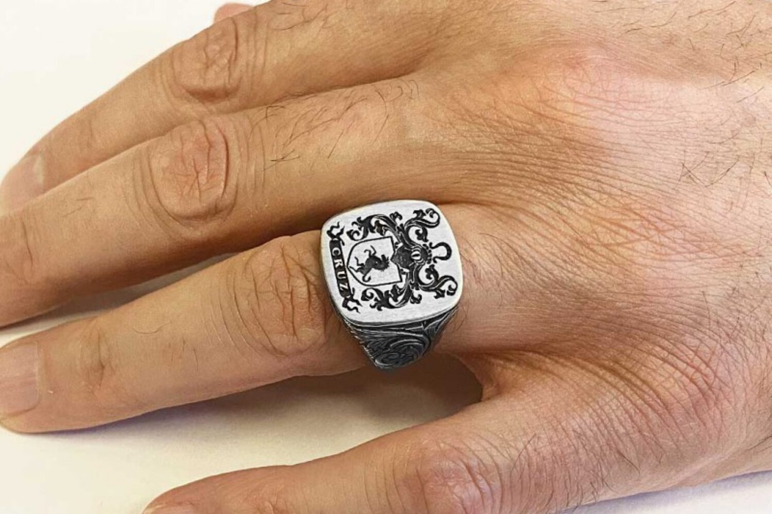 family crest rings